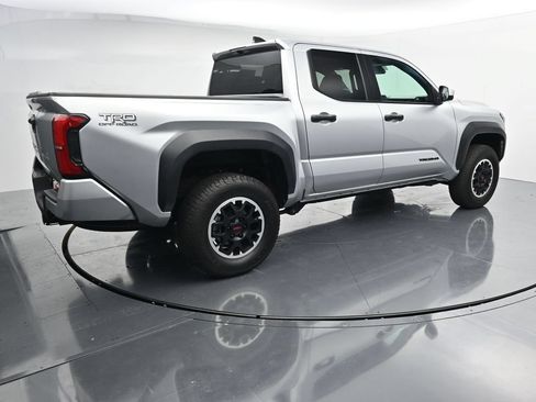 Used 2024 Toyota Tacoma TRD Off-Road AWD/4WD image 8