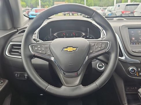 Used 2024 Chevrolet Equinox LT FWD image 14