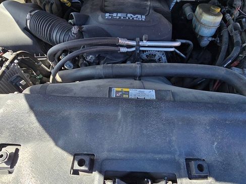 Used 2018 RAM 2500 Big Horn w/ Sport Appearance Group AWD/4WD image 18