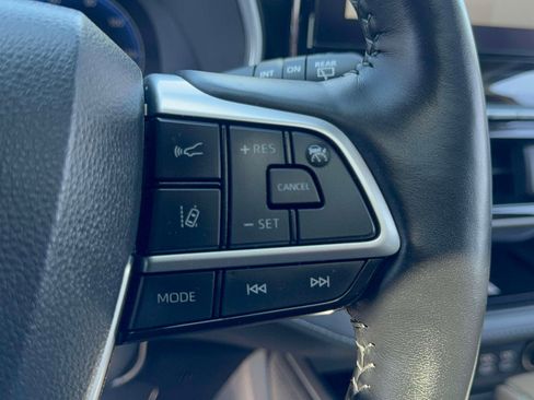 Used 2023 Toyota Highlander Limited image 18