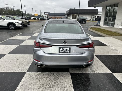 Used 2022 Lexus ES 350 Ultra Luxury image 4