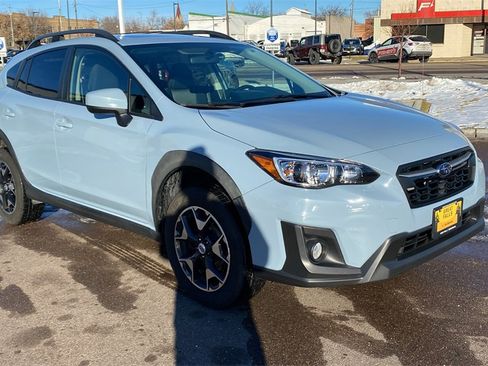 Used 2018 Subaru Crosstrek 2.0i Premium w/ Moonroof Package image 3