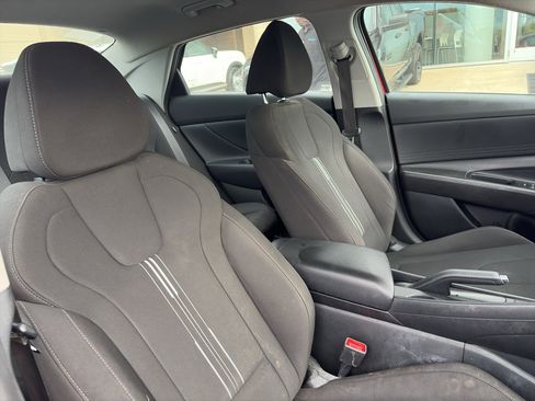 Used 2024 Hyundai Elantra SEL FWD image 12