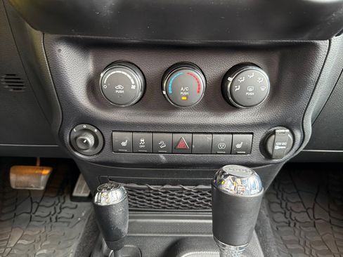 Used 2016 Jeep Wrangler Unlimited Sport AWD/4WD image 18