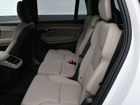 New 2026 Volvo XC90 B6 Plus w/ Protection Package Premier image 14