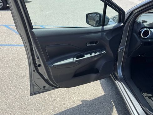 Used 2025 Nissan Versa SV FWD image 18