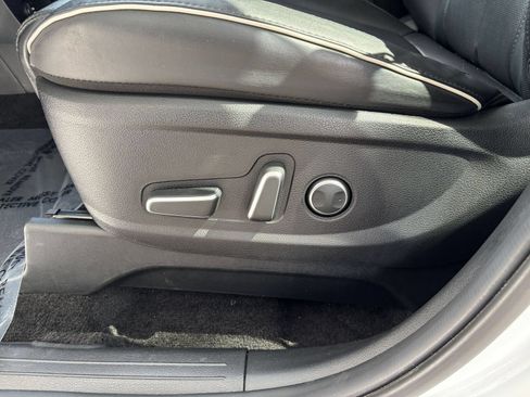 Used 2025 Hyundai Palisade SEL FWD image 23