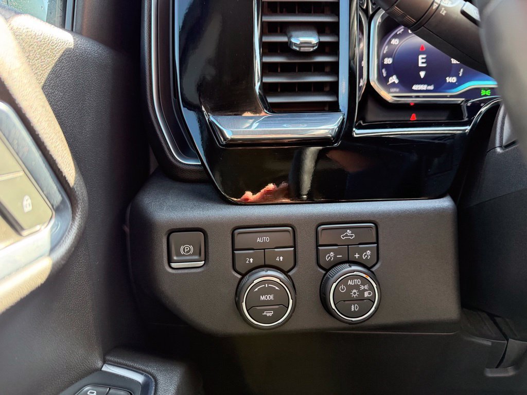 Used 2023 Chevrolet Silverado 1500 RST AWD/4WD image 12