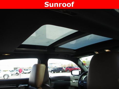 Used 2018 Chrysler 300 Limited w/ Safetytec Plus Group image 13