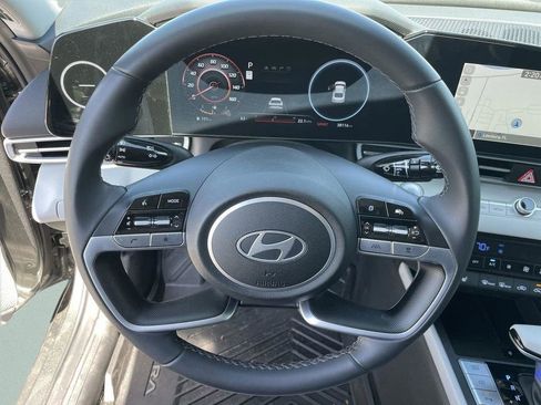 Certified 2024 Hyundai Elantra Limited image 36