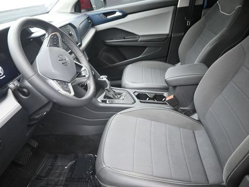 Used 2024 Volkswagen Taos SE w/ Black Wheel Package FWD image 12