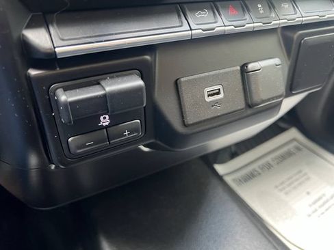 Used 2020 GMC Sierra 2500 2WD Crew Cab w/ Convenience Package image 25