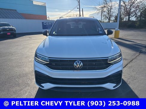 Used 2022 Volkswagen Tiguan SE R-Line image 2