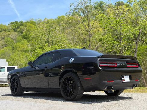 Used 2015 Dodge Challenger SXT Plus w/ Driver Convenience Group RWD image 4
