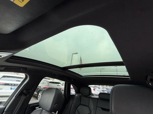 Used 2024 Porsche Macan image 38