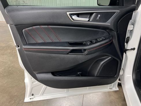Used 2020 Ford Edge ST-Line w/ Cold Weather Package AWD/4WD image 14