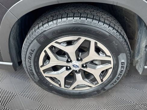 Used 2022 Subaru Forester Premium AWD/4WD image 32