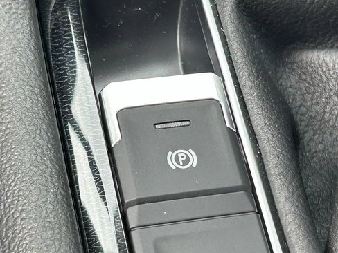 New 2026 Volkswagen Taos SE FWD image 50