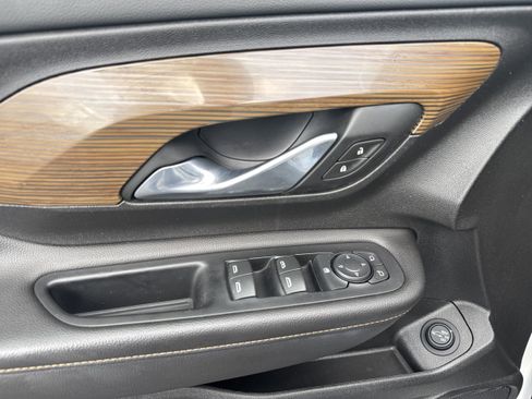 Used 2019 GMC Terrain SLE w/ Driver Convenience Package image 6