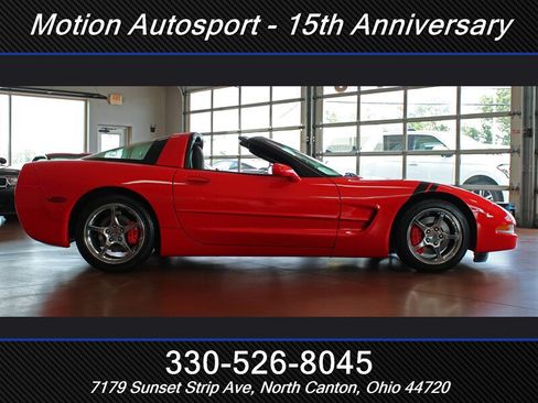 Used 2003 Chevrolet Corvette Coupe w/ Preferred Equipment Group RWD image 15