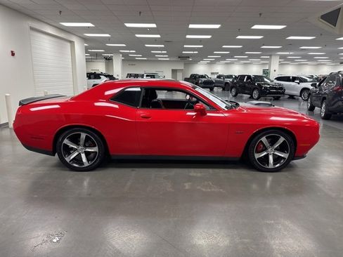 Used 2016 Dodge Challenger R/T Plus image 8
