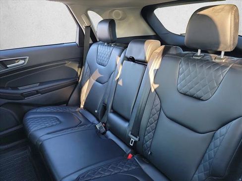 Used 2024 Ford Edge Titanium image 15