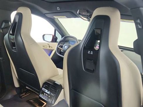 Used 2023 BMW iX xDrive50 w/ Premium Package image 28
