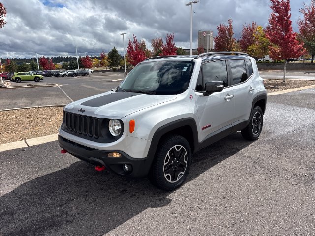 Used 2017 Jeep Renegade Trailhawk w/ Popular Equipment Group AWD/4WD image 7