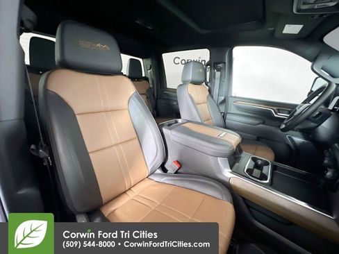 Used 2025 Chevrolet Silverado 2500 High Country w/ Technology Package image 17