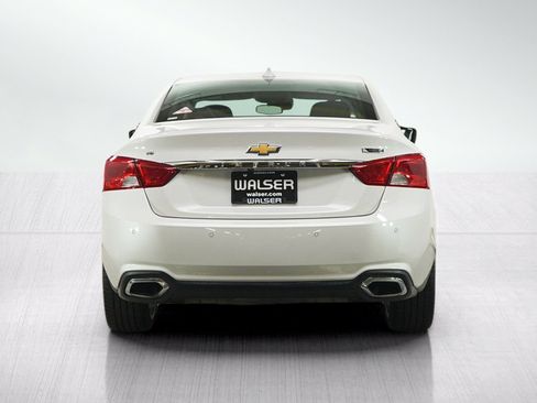 Used 2017 Chevrolet Impala Premier w/ Enhanced Convenience Package FWD image 4