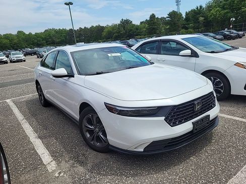 Used 2023 Honda Accord EX image 3