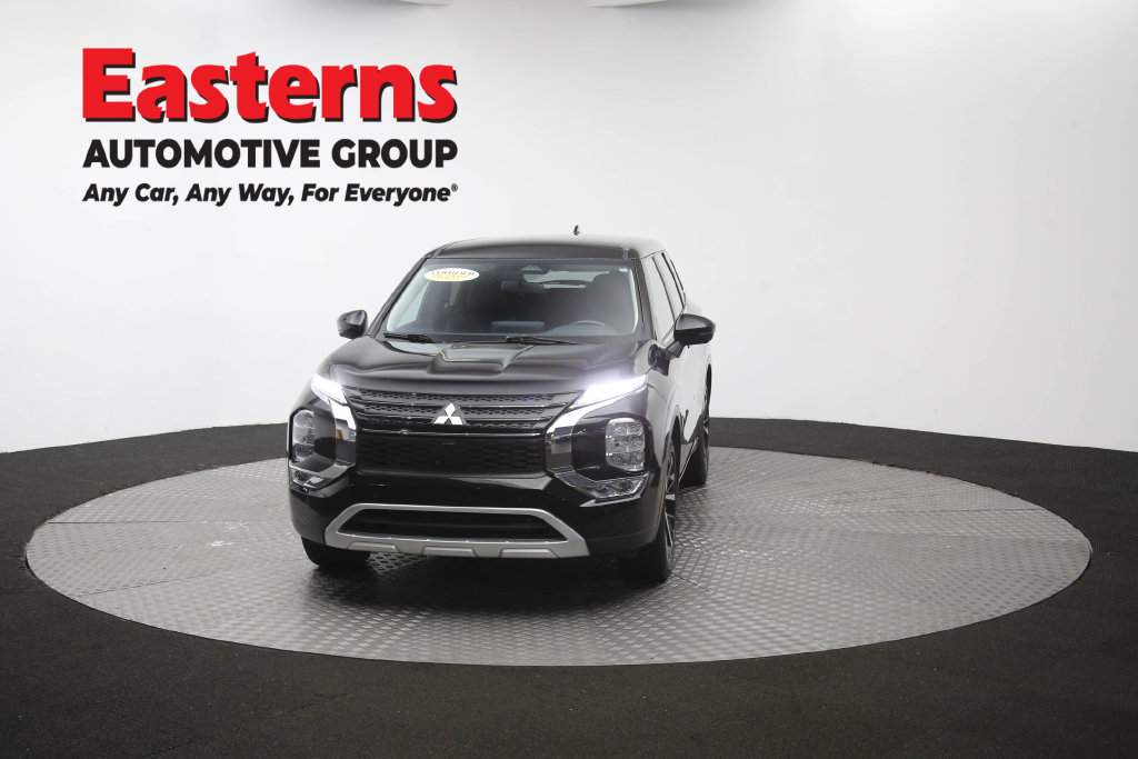 Used 2024 Mitsubishi Outlander SE FWD image 55