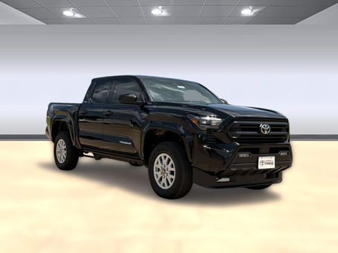 Used 2025 Toyota Tacoma SR5 AWD/4WD image 7