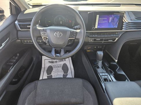 Used 2025 Toyota Camry LE image 12