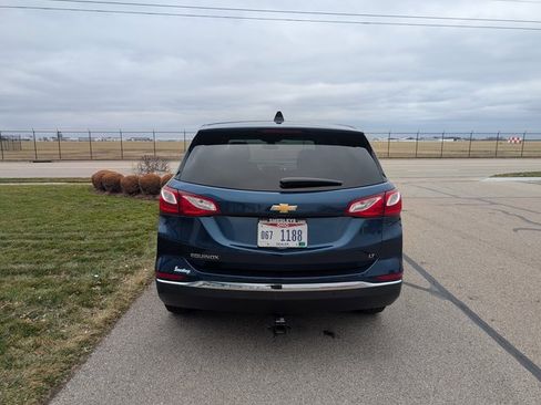 Used 2020 Chevrolet Equinox LT w/ Driver Convenience Package image 9