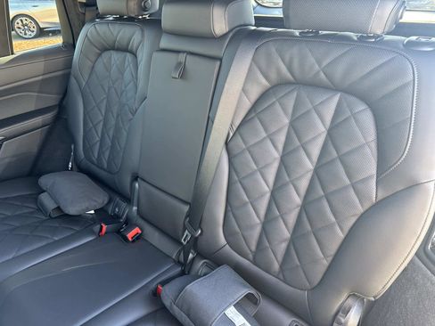 New 2026 BMW X7 xDrive40i w/ Executive Package image 13