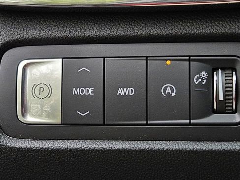 Used 2025 GMC Acadia Elevation AWD/4WD image 15