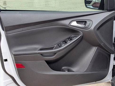 Used 2018 Ford Focus SE image 27