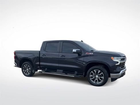 Used 2022 Chevrolet Silverado 1500 LT image 2