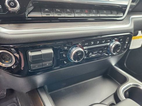 New 2026 GMC Sierra 1500 SLT image 17