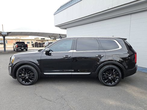 Used 2022 Kia Telluride SX w/ SX Prestige Package image 2