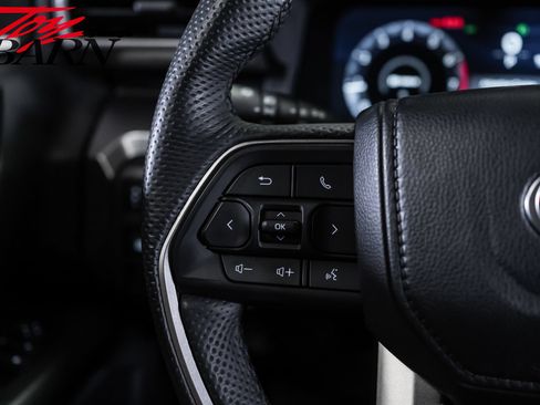 Used 2025 Toyota Tacoma TRD Off-Road AWD/4WD image 26