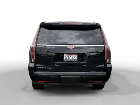 Used 2017 Cadillac Escalade ESV Platinum image 4