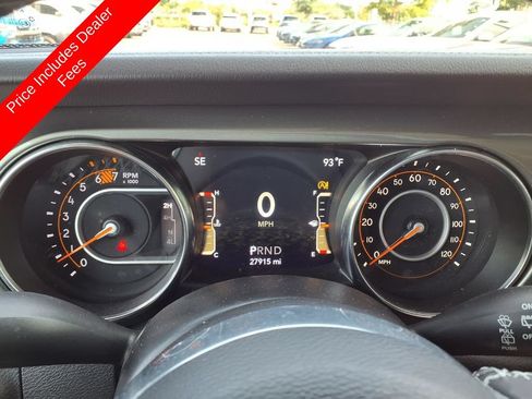 Used 2021 Jeep Wrangler Unlimited Sahara AWD/4WD image 31