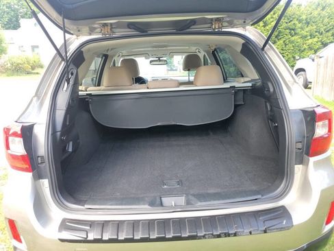 Used 2015 Subaru Outback 2.5i Premium image 9