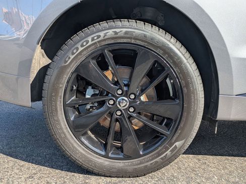 Used 2024 Jaguar F-PACE R-Dynamic S image 22