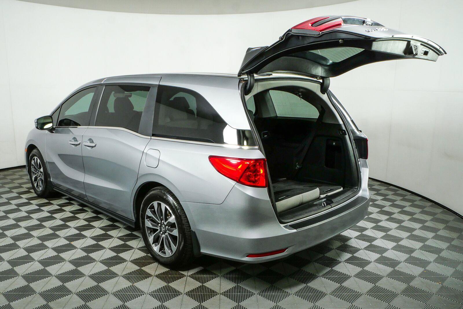 Used 2024 Honda Odyssey EX-L image 35