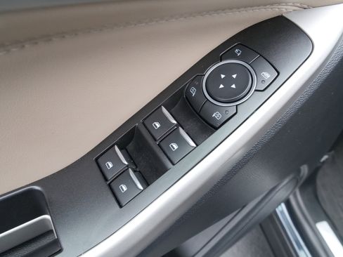 Used 2022 Ford Explorer Limited w/ Equipment Group 301A image 19