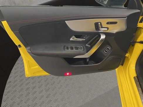 Used 2023 Mercedes-Benz CLA 250 4MATIC image 25