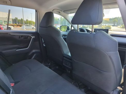 Used 2022 Toyota RAV4 LE FWD image 29